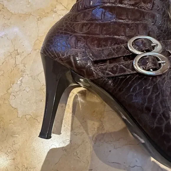 Elegant Brown Heeled Boots - Picture 5 of 14